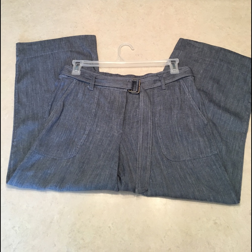 Size M Loft wide leg linen blend crop pant
